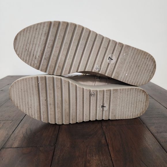 St. John's Bay Frampton Taupe Lace-up Knit Cuff Buckle Boots Sz 7 Classic Casual - Picture 8 of 12